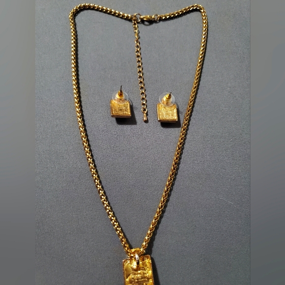 Gold Tone - Cable Chain - Necklace & Earrings Set - Item 303 - Picture 3 of 4